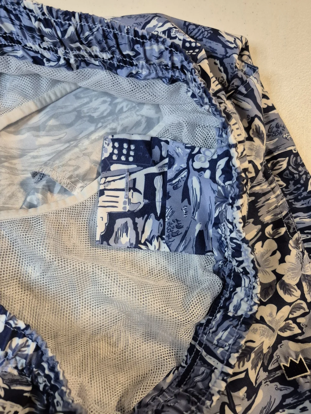 crown & ivy Blue and White Tropical Print Swim Trunks 4827